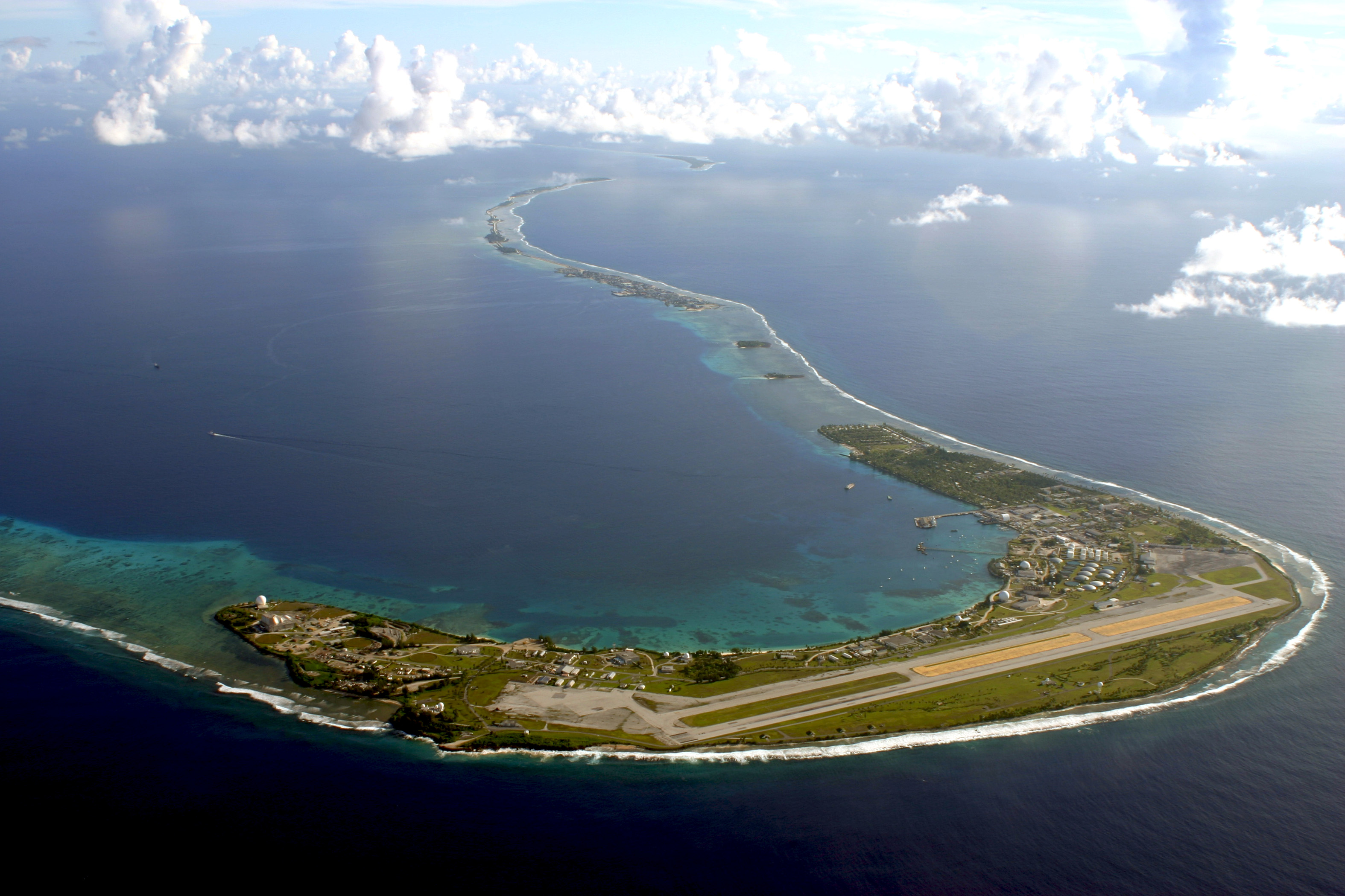 Остров конкой. Лагуна Кваджалейн Маршалловы острова. Маршалловы острова АТО. Атолл Кваджалейн (Kwajalein Atoll), Маршалловы острова. Космодром на Кваджалейн, Маршалловы острова.