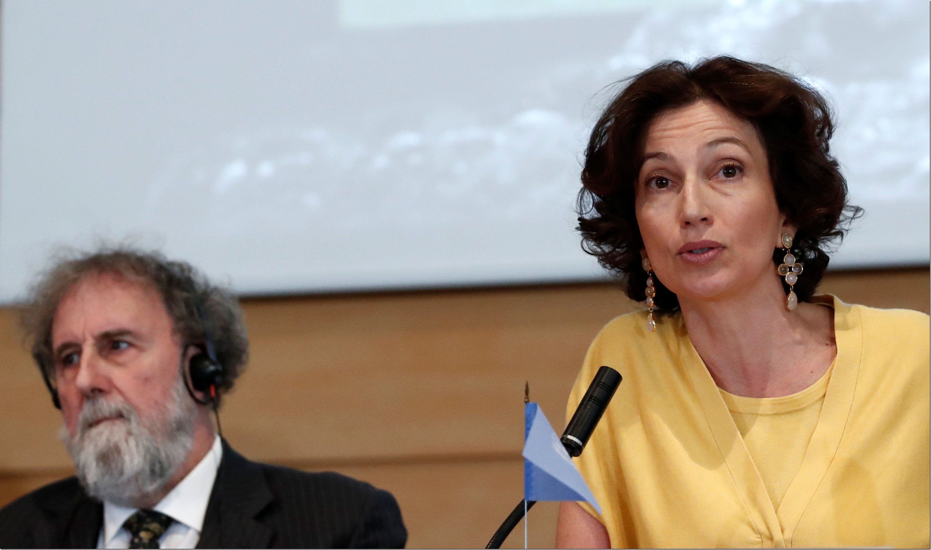 Audrey Azoulay, Director-General of UNESCO and former IPBES Chair Robert Watson attend a news conference on the launching of a landmark report on the damage done by modern civilisation to the natural world by the IPBES at the UNESCO headquarters in Paris, France, May 6, 2019. REUTERS/Benoit Tessier