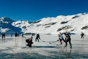 DOG-pondhockey1-master1050-v2.jpg