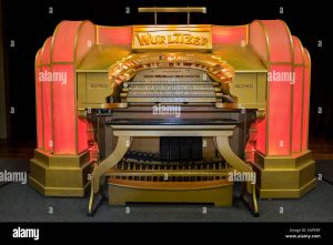mighty-wurlitzer-theatre-organ-made-1929-and-installed-in-the-regal-EAPERF.jpg
