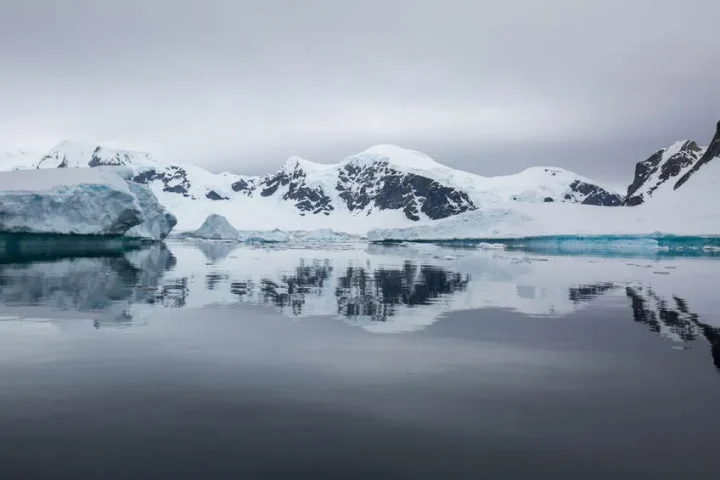 Featured image: Icecaps in the Antarctica with icebergs melting in the sea Photo by  Sarah Atoui licensed from 123rf.com