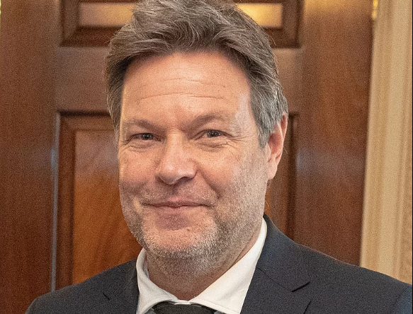 Economics Minister Robert Habeck (Green Party) are leading the German economy to disaster. Photo: public domain. 
