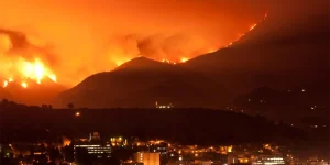Station_Fire_over_La_Cañada_Flintridge
