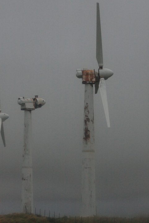 Rusted_and_Broken_Wind_Turbines_at_the_Abandoned_Kamaoa_Wind_Farm-scaled