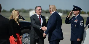 President_Trump_arrives_in_Fargo_03