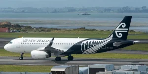 Air New Zealand Airbus A320-232 (sharklets); ZK-OXE@AKL;19.10.2019