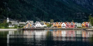 https://pixabay.com/photos/village-scandinavia-house-norway-4453338/