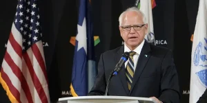 Tim_Walz_at_a_Vietnam_War_50th_Anniversary_Commemoration_on_June_14,_2024_-_1